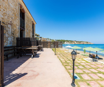 Volakas Beachfront Suites