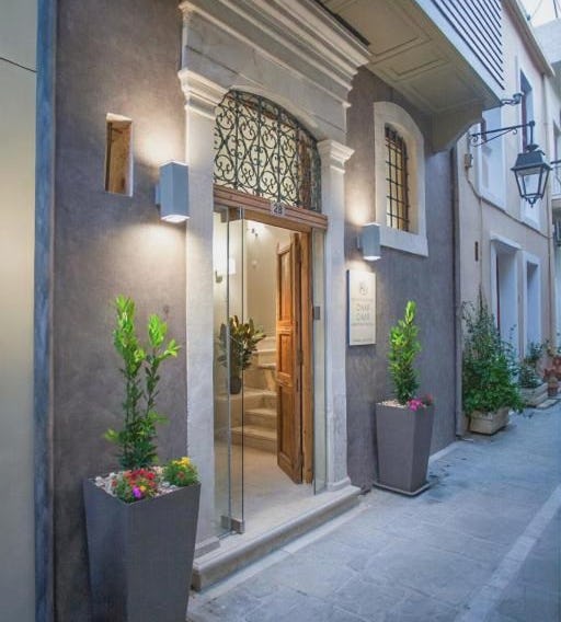 Onar Superior Suites