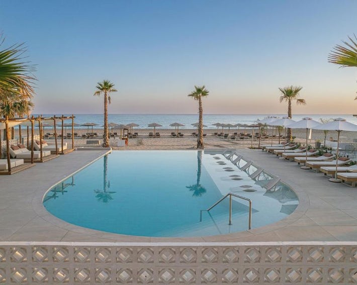Iperion Beach Hotel