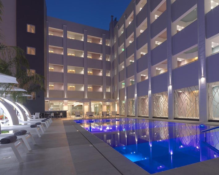 Melrose Hotel