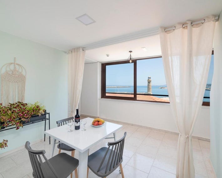 Faros Rooms & Suites