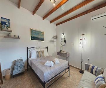 Chronis Studio in Adamas
