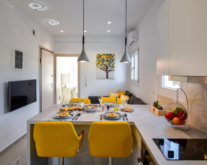 White Rock Milos Suites