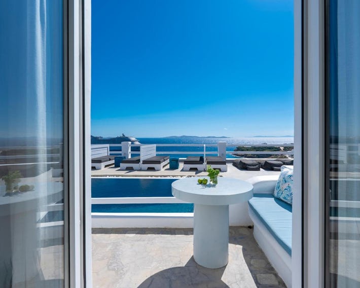 Flaskos Suites