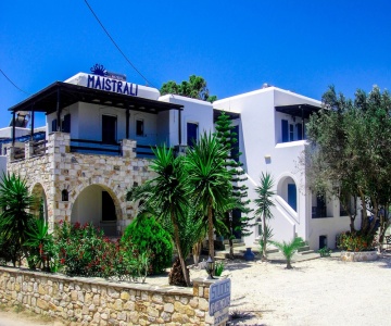Maistrali Studios & Apartments