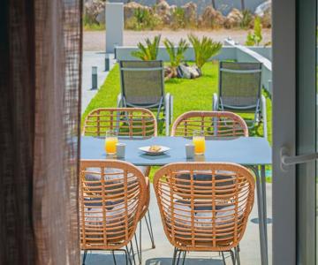 Lago Beach Living