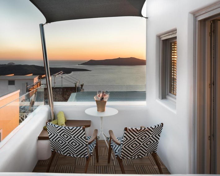 Emfasis Luxury Villa with heated Jacuzzi-Sunset view