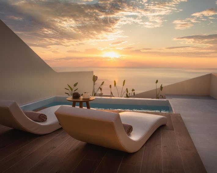 Pnoe Luxury Suites