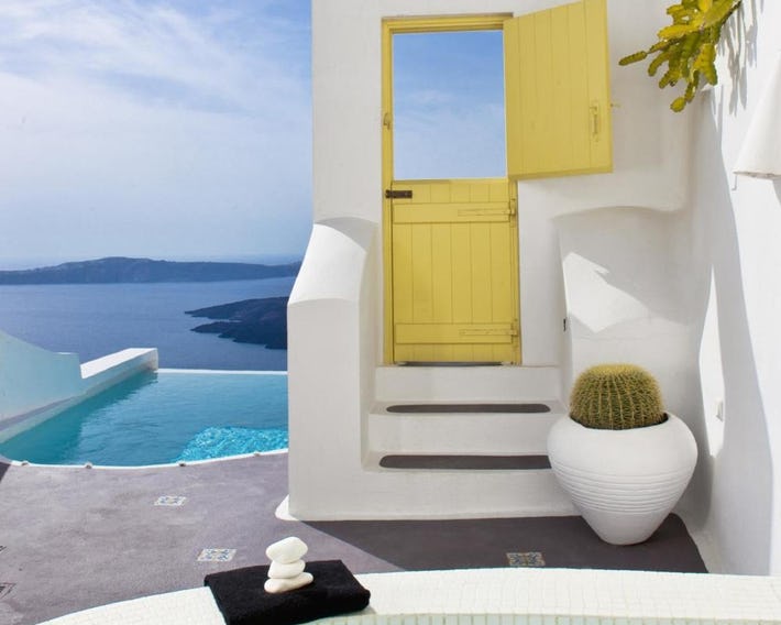 Dreams Luxury Suites