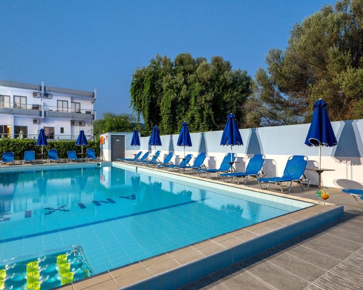 Anixis Hotel & Apartments