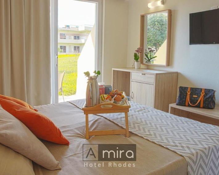Amira Hotel