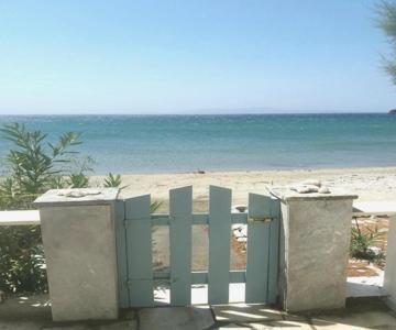 ''Sea front'' Rose's house