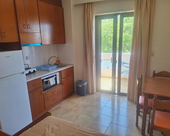 Captain Yiannis Studios & Apartments