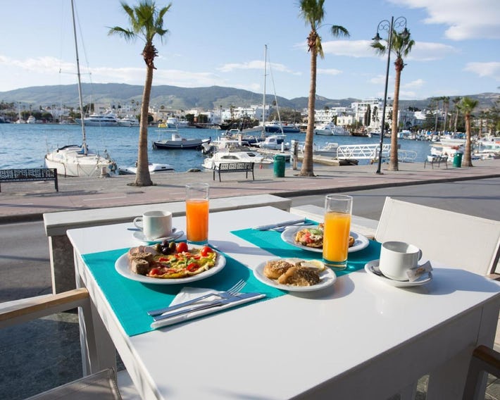 Kosta Palace City Hotel