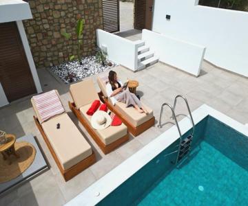 Valantina's & Mannouel Lardos Luxury Villas