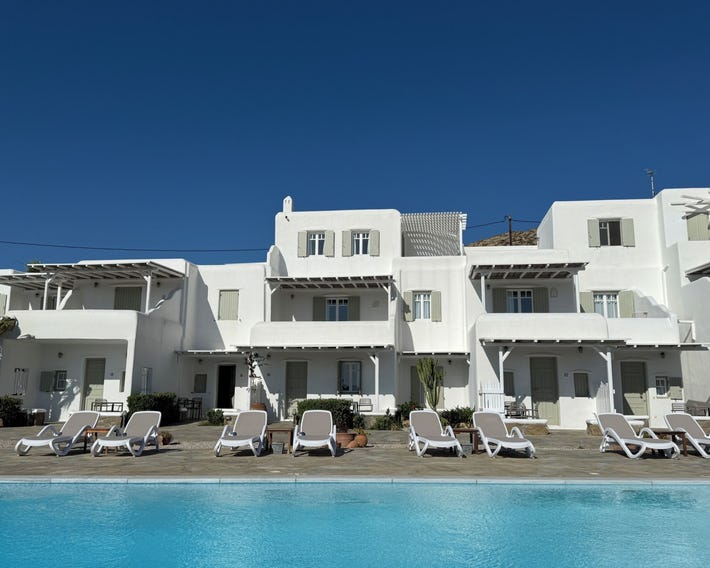 Yakinthos Residence 