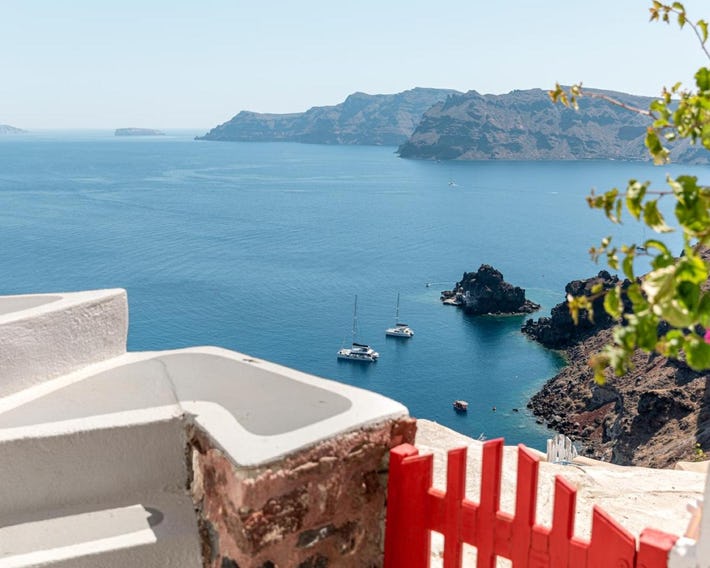 White Cavehouse Villa