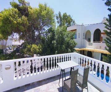 Perissa Art Villa