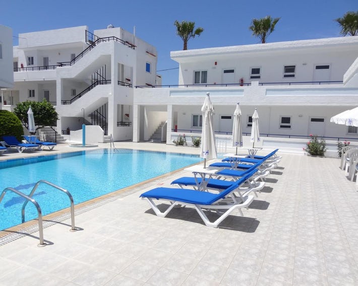 Michalis Studios & Apartments