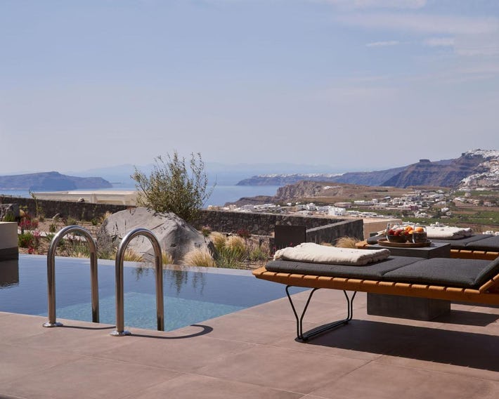 Apikia Santorini