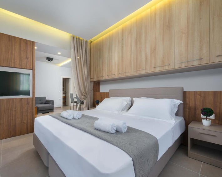 Lardos Luxury Apartments