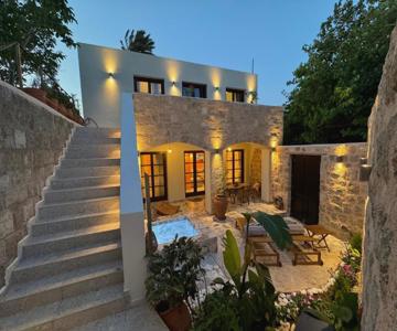 Vetus Vicinato Luxury Homes