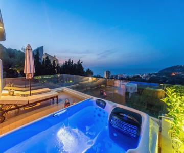 Flyviewflatsgold Privatehottub With Seaview