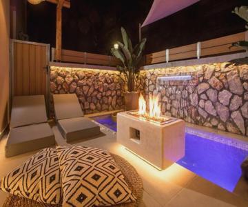 Saint Zoe Suites
