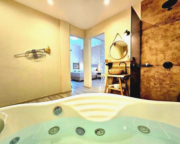 Golden City Center Suites