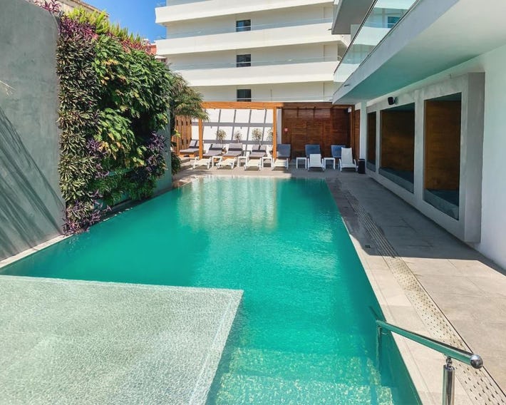 Manousos City Hotel