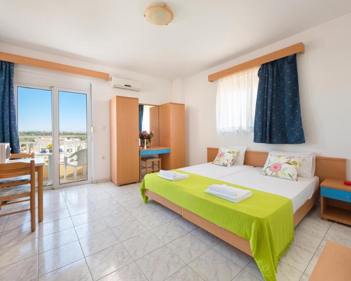 Yiannis Apartments