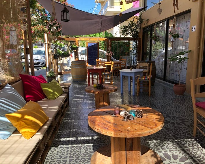 Rhodes Backpackers Boutique Hostel and Apartments