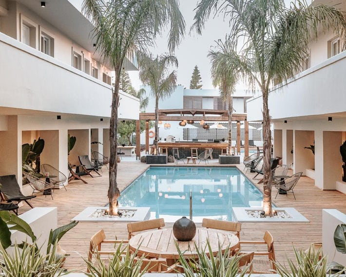 More Meni Residence & Suites