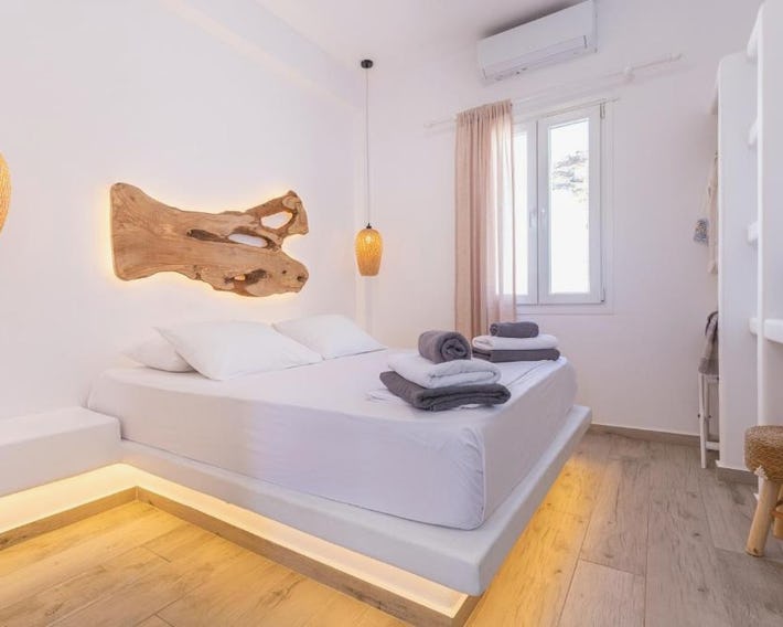 Alexandra Suites & Rooms - MYKONOS PORT