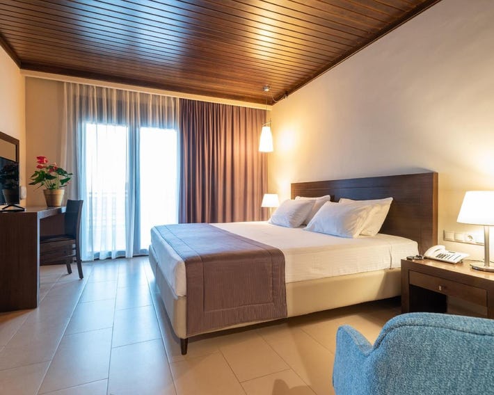 Porto Plaza Hotel