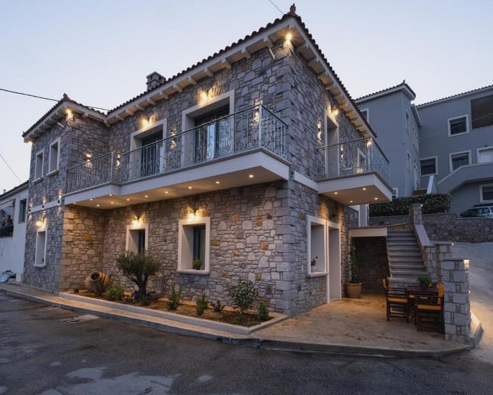 Zeus & Emmanuil Luxury Houses