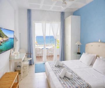 Seafront Studios & Apartments
