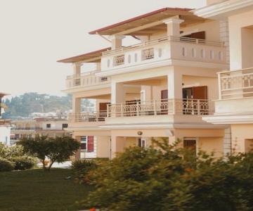Sifakis House