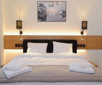 Roloi suites