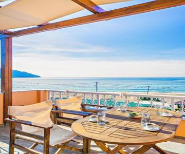 Romeo Seaside Luxury Suite