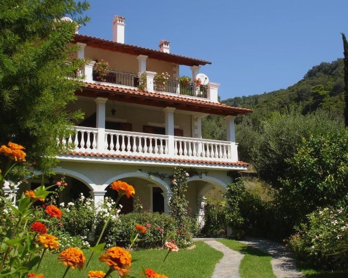 Alexandros Apartments & Studios