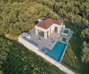 Drallos Luxury Villa - Private Heated Pool & Sleeps 15, by ZanteWize