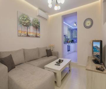 Evia's Apartment - New Apartment In Town!