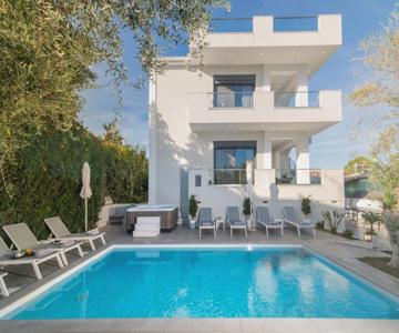 Royal View Villa - Private Pool & Hot Tub