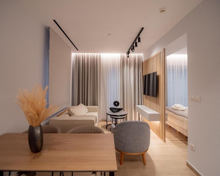 Contessa Bianca Luxury Suites