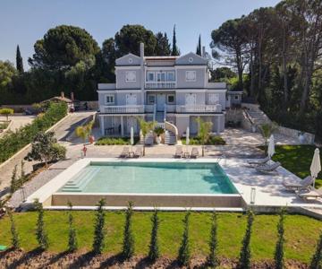 The Seven Islands Deluxe Apartments