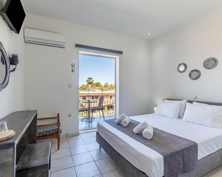 Angela Hotel & Apartments