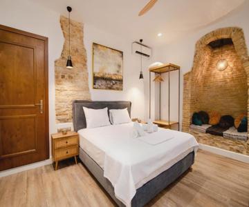 Curcumelli Luxury Suites - Portoni 1