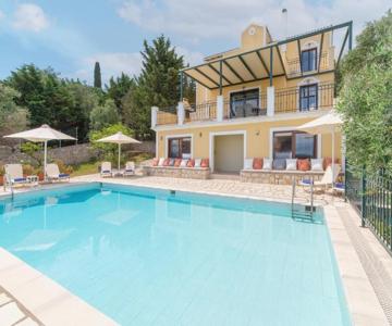 Triade IONICA Villas by Rodostamo Collection