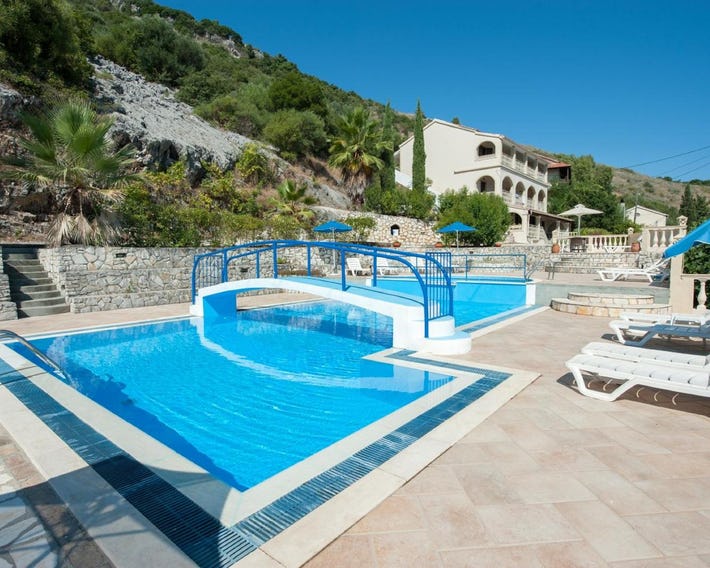 Dimitrios Apartments